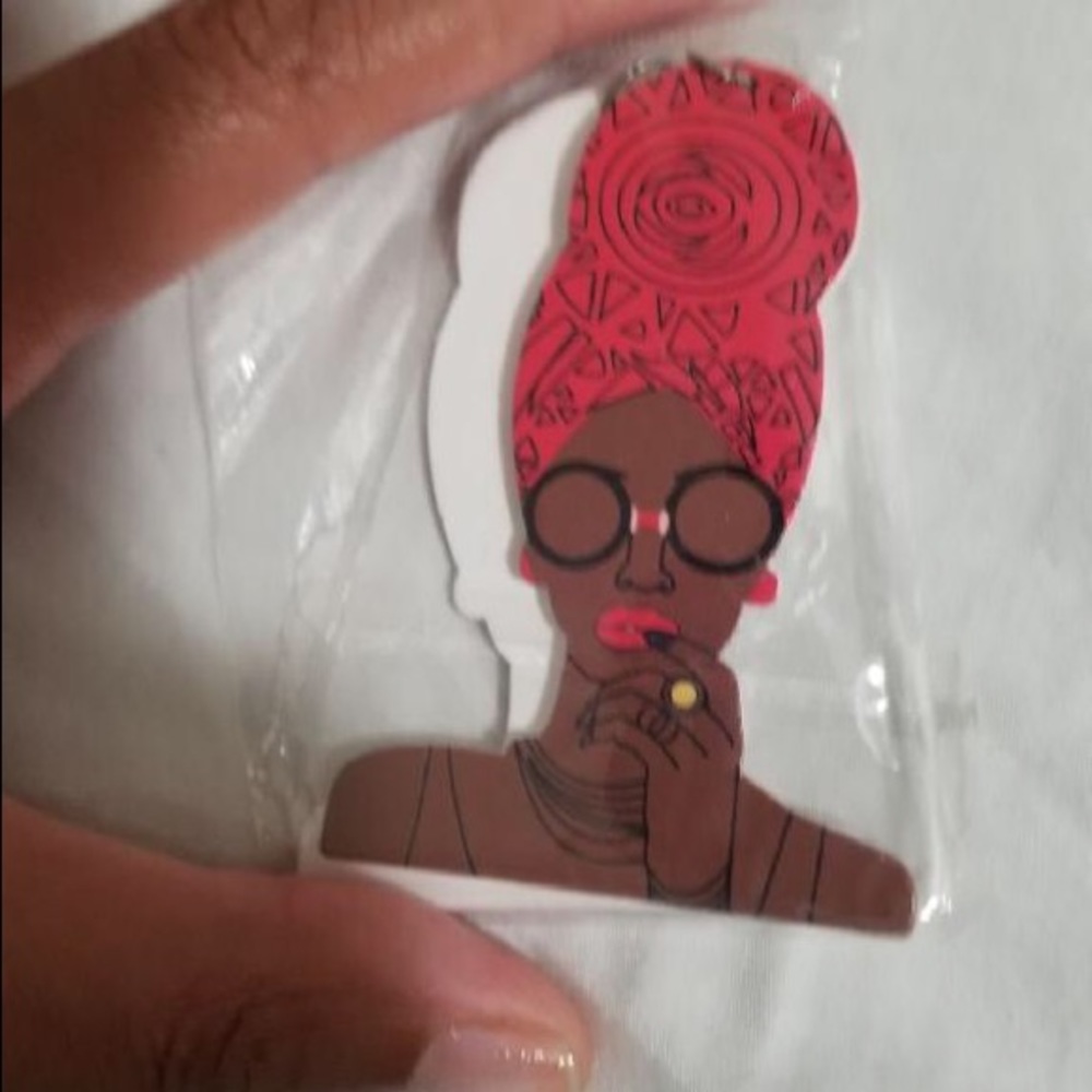 African Queen Wood Badu Wrap Earrings - Picture 2 of 2